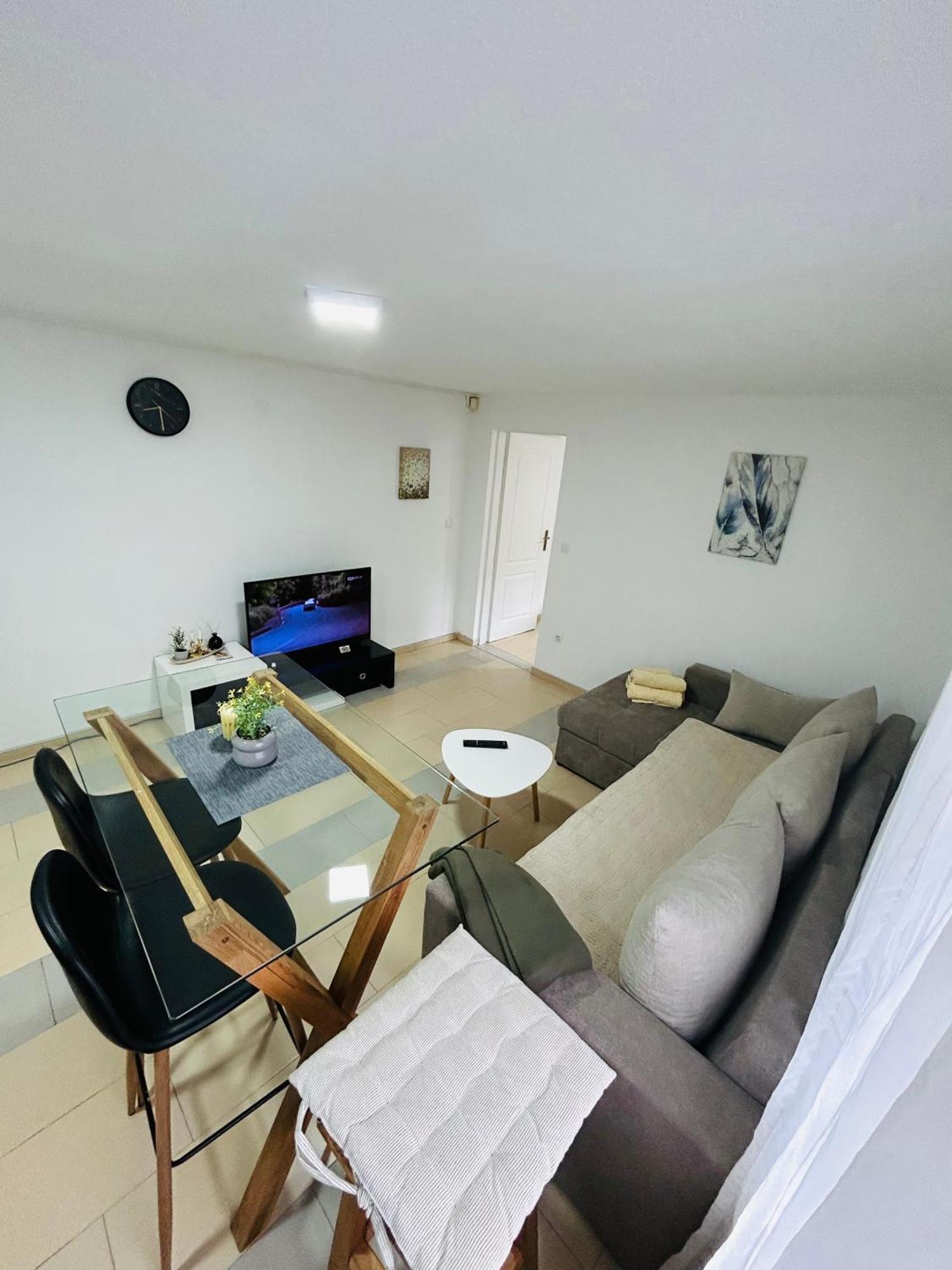 Apartmani Star Τούζλα Εξωτερικό φωτογραφία